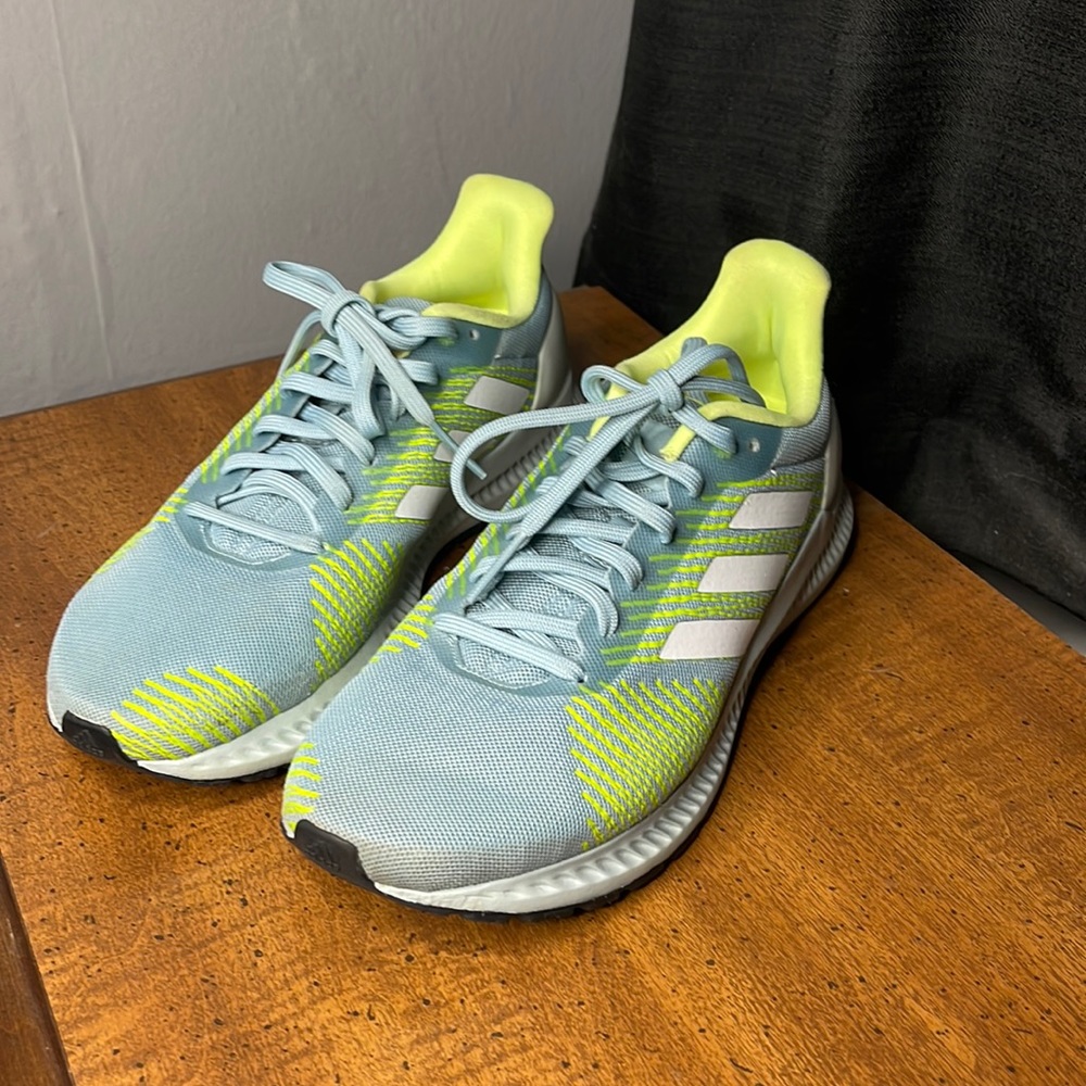 Adidas Solar Blaze Running shoe. Women’s US 5 1/2. Worn but great condition!
